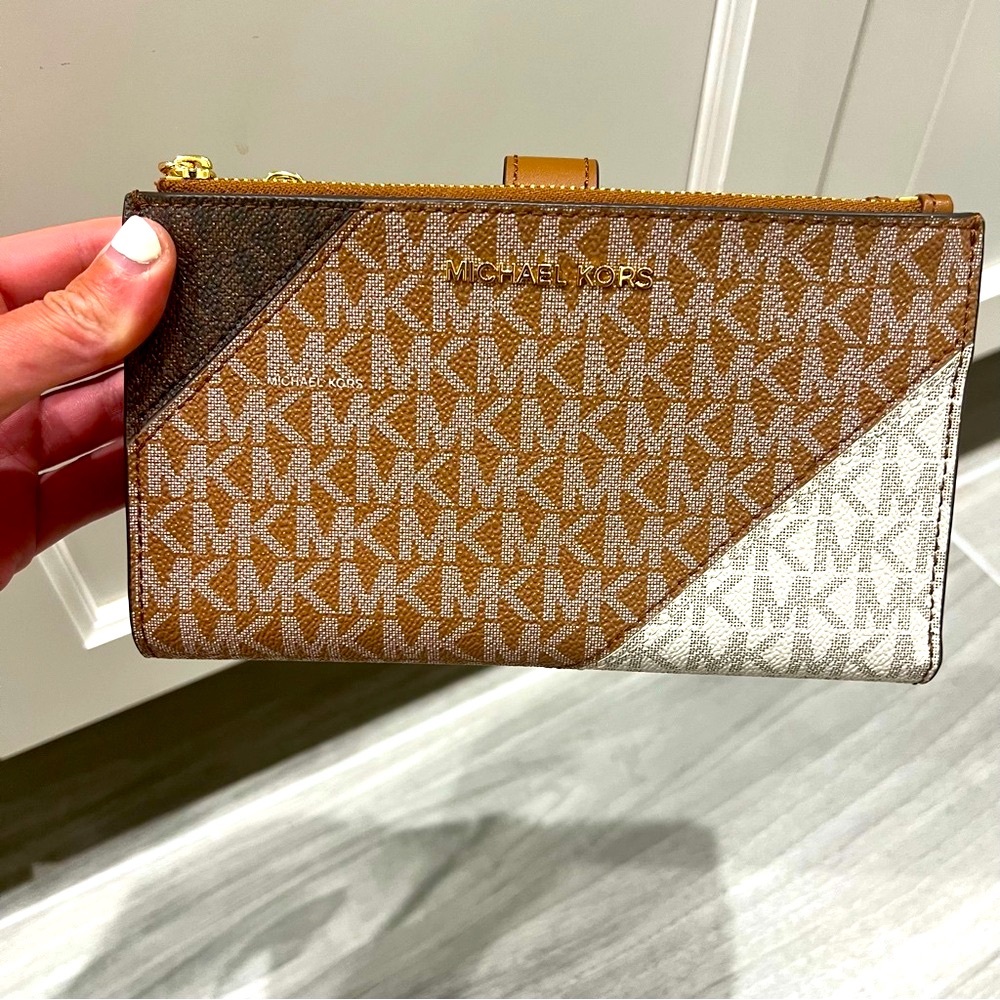 MICHAEL KORS Wallet 💕 NEW & not yet used :) - Picture 5 of 5